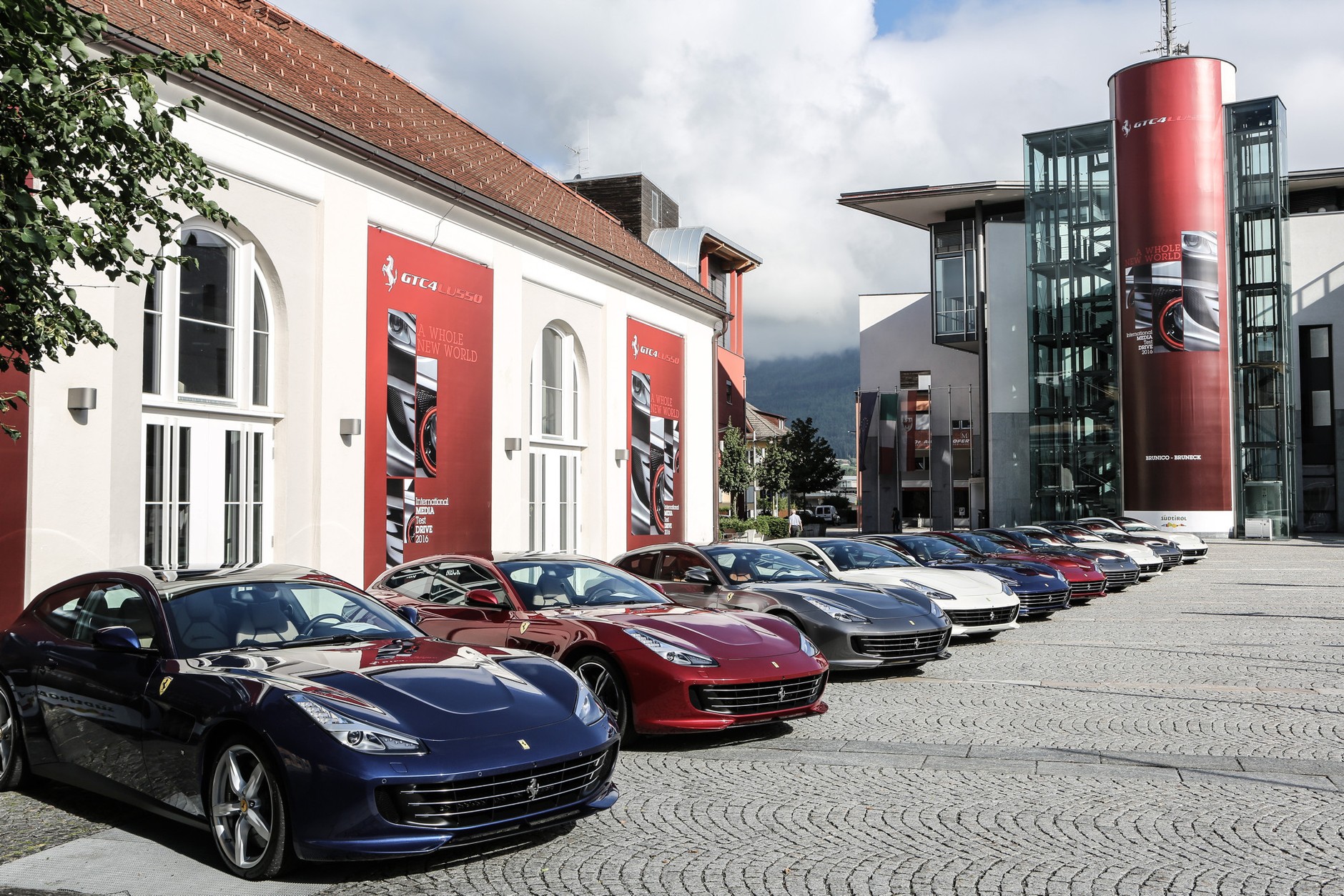 Aferra w Ferrari – nie tylko u nas cofają liczniki!