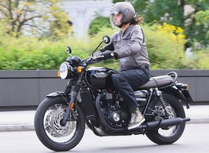 Triumph Bonneville T120 - wehikuł czasu w teście
