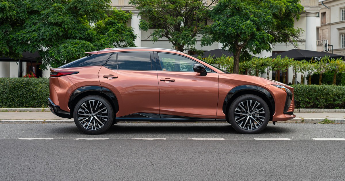 Lexus RZ