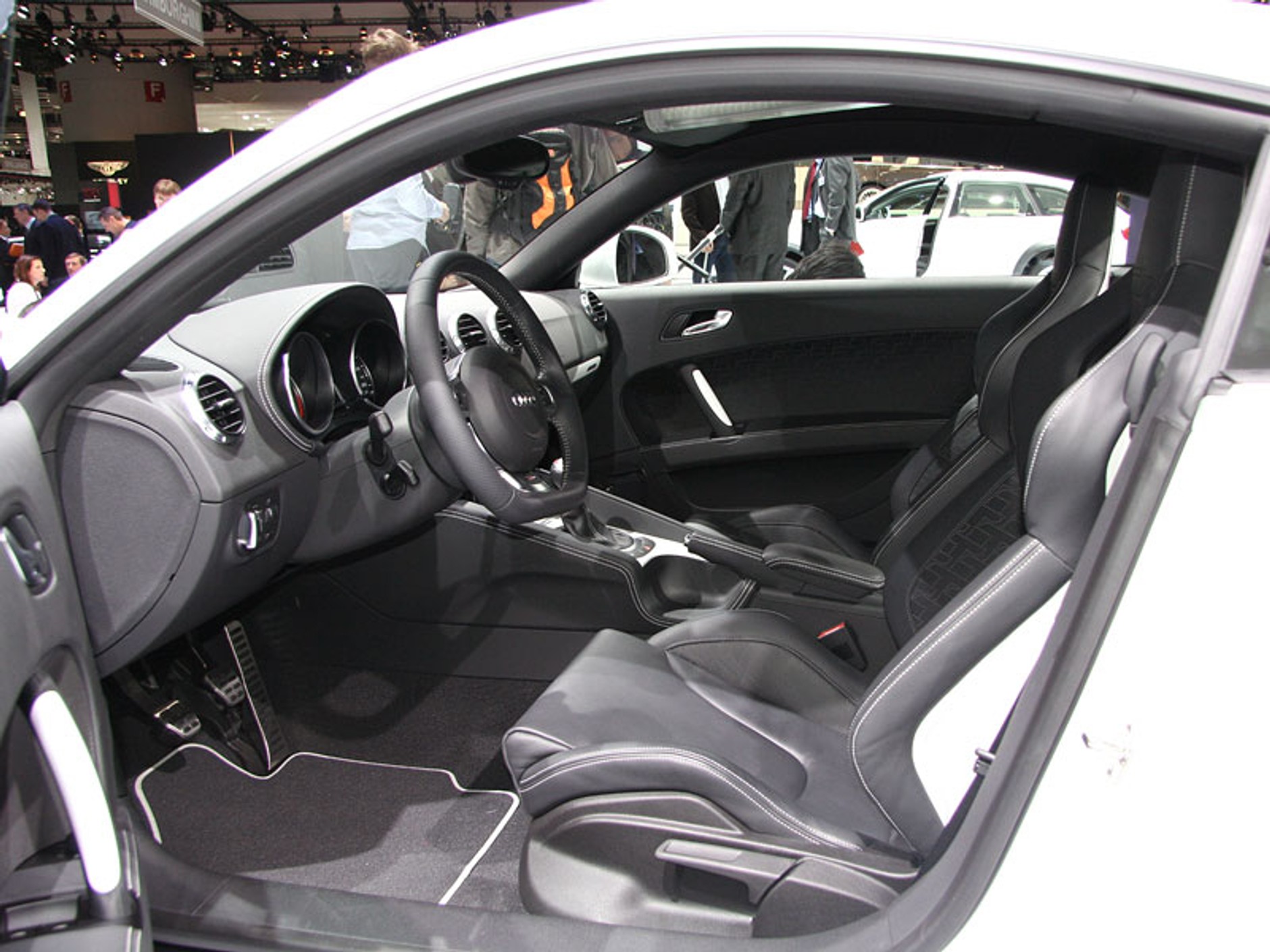 Genewa 2009: Audi TT-RS - fotogaleria