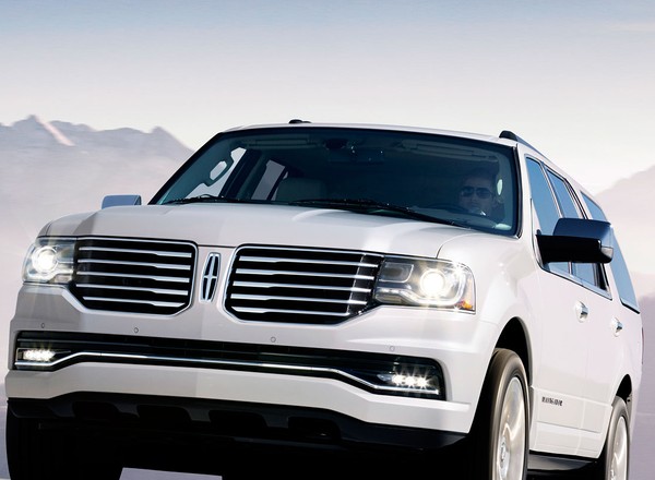 Lincoln Navigator stracił dwa cylindry
