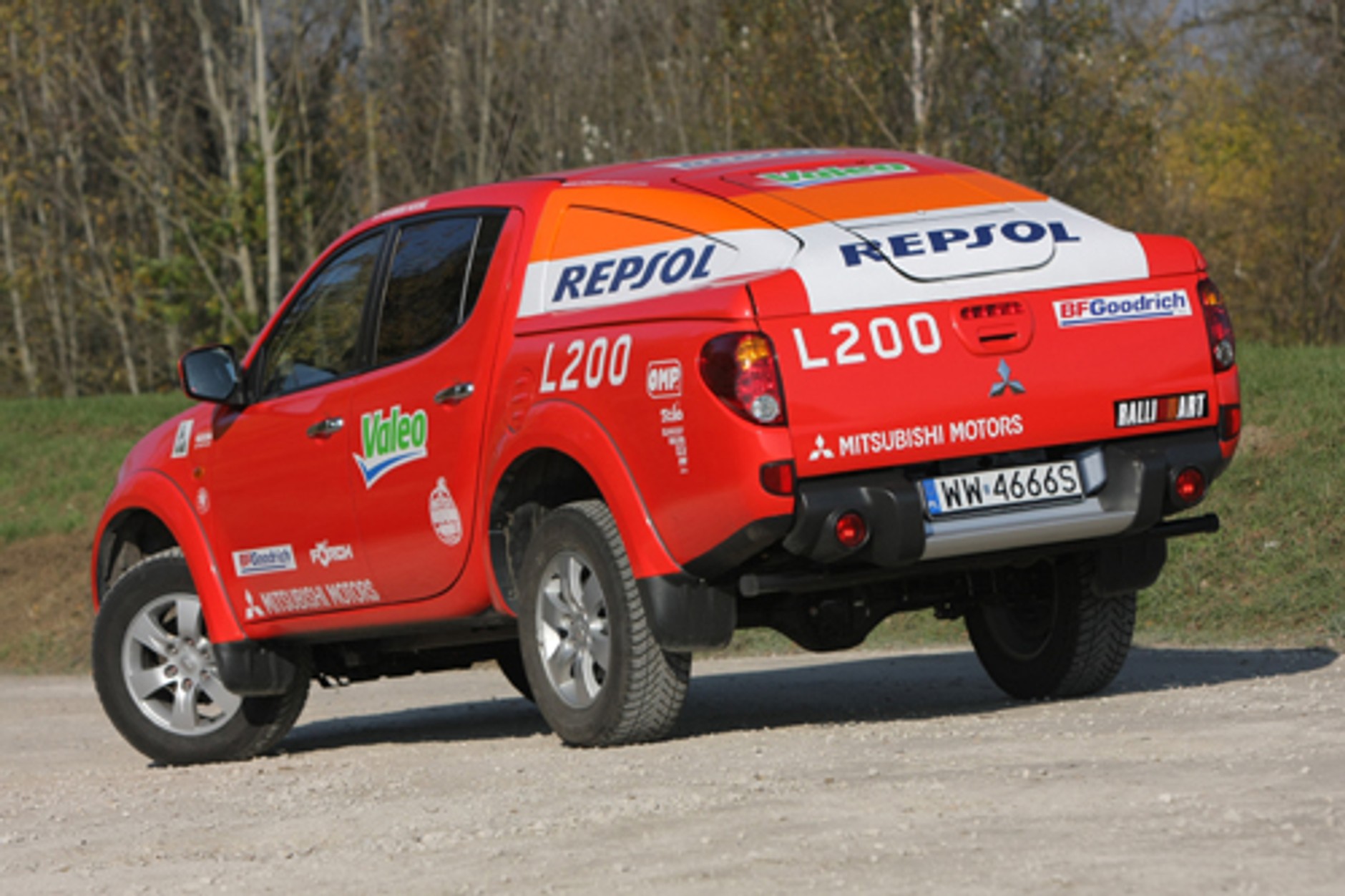 Mitsubishi L200 - W opakowaniu jak na Dakar