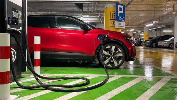 Polscy kierowcy wybrali najlepsze elektryki. Który wygrał?