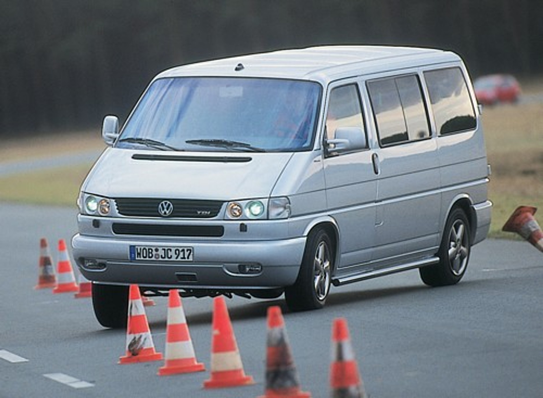Volkswagen Multivan 2.5 TDI Syncro - Wszechstronny typ