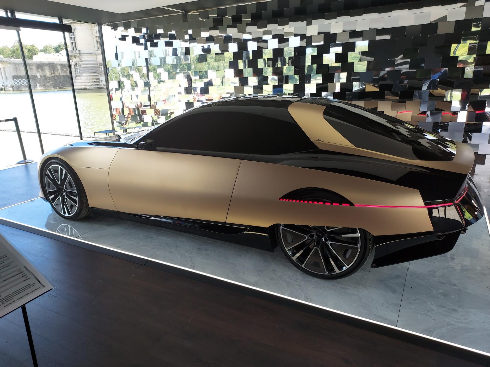 SM Tribute – studium projektowe