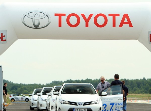 Ile tak naprawdę pali hybrydowa Toyota Auris?