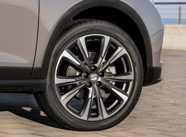 Seat mocno przecenił swojego najmniejszego SUV-a. Arona z 1.0 TSI od 83700 zł