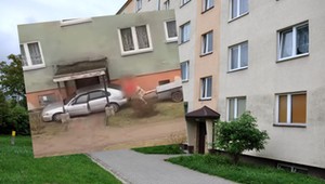 "Transport pod same drzwi". Samochód utknął pod klatką bloku [Nagranie]