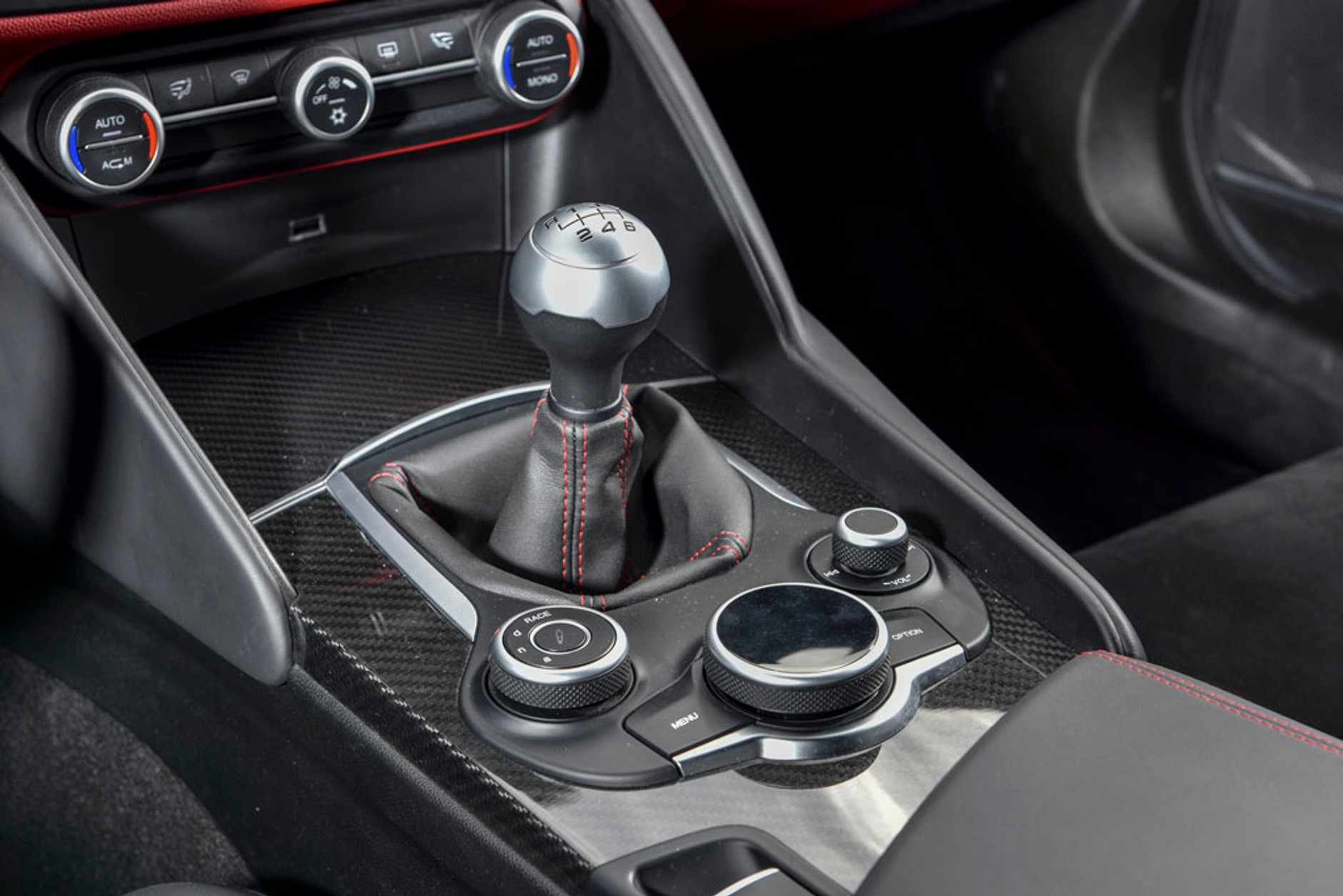 Alfa Romeo Giulia Quadrifoglio - powrót w wielkim stylu