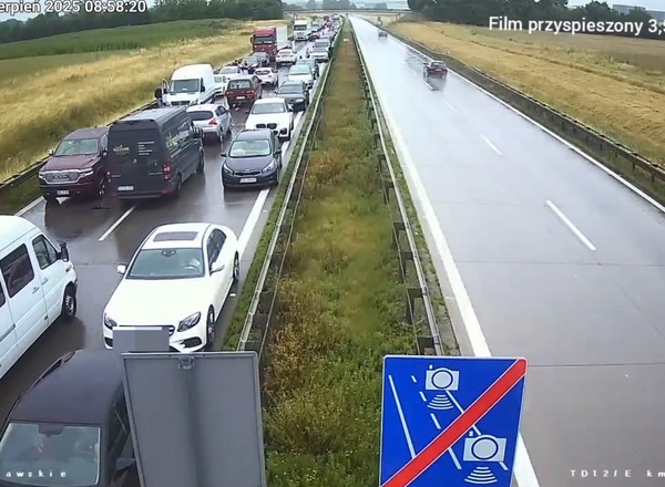 Jechali pod prąd autostradą A4, żeby nie stać w korku. Kierowcy nie unikną kary