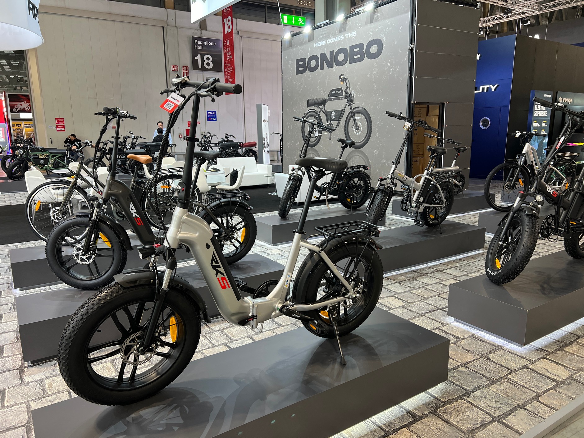 Wystawa motocyklowa EICMA 23