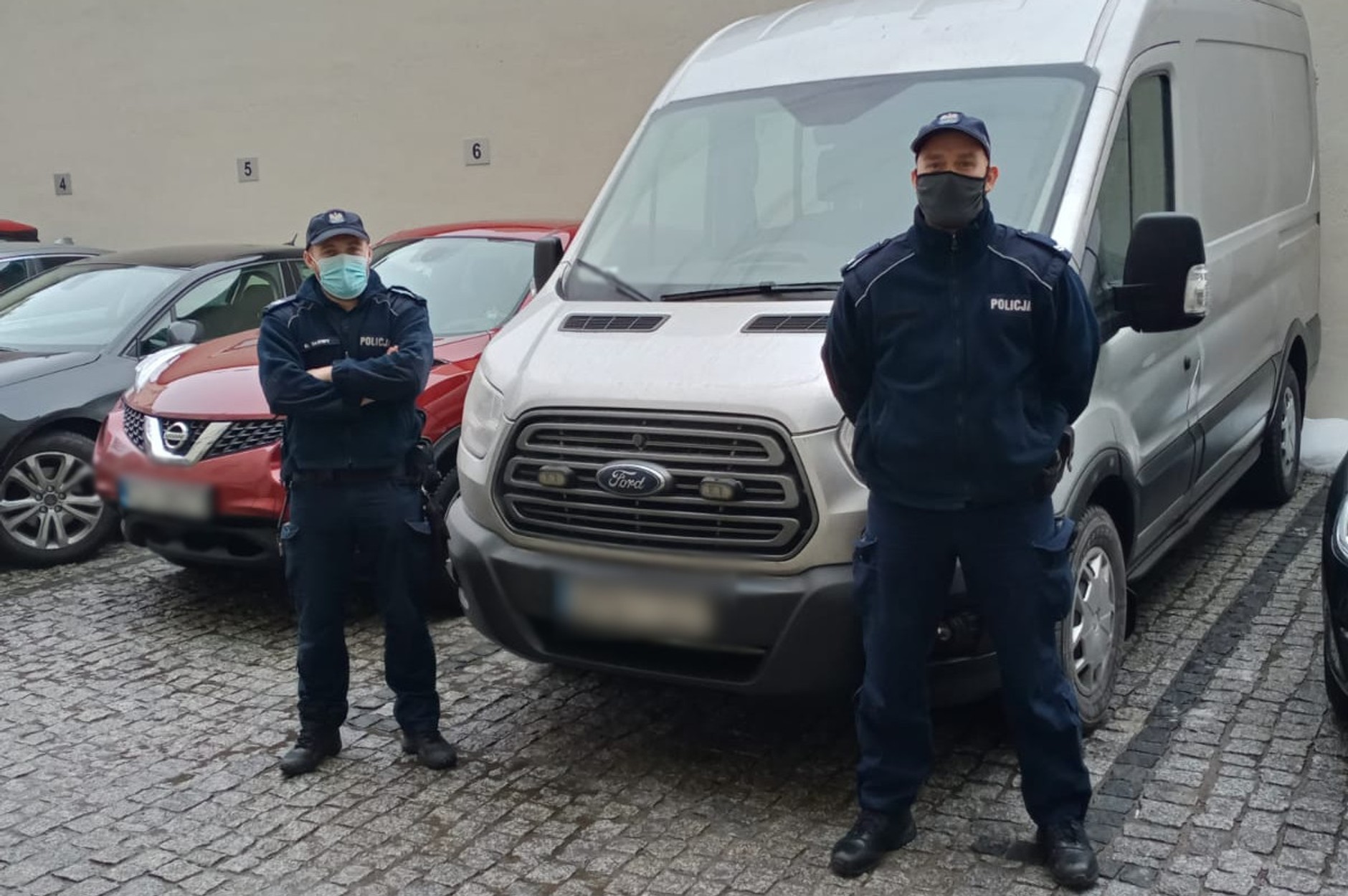 Pomorscy policjanci sierż. szt. Dawid Słowy i st. sierż. Maciej Głogowski, którzy podjęli interwencję na S7