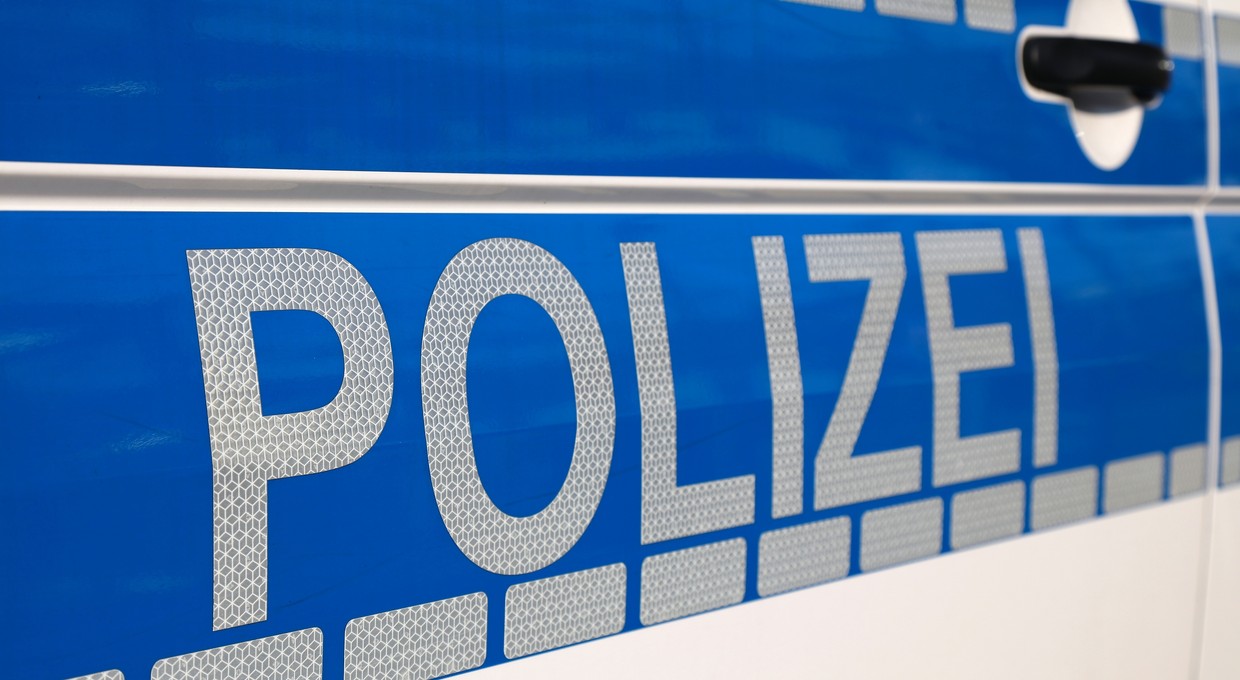 Niemcy: tragiczny wypadek na A2. Spaliły się ciężarówka i hybryda holująca przyczepę kempingową
