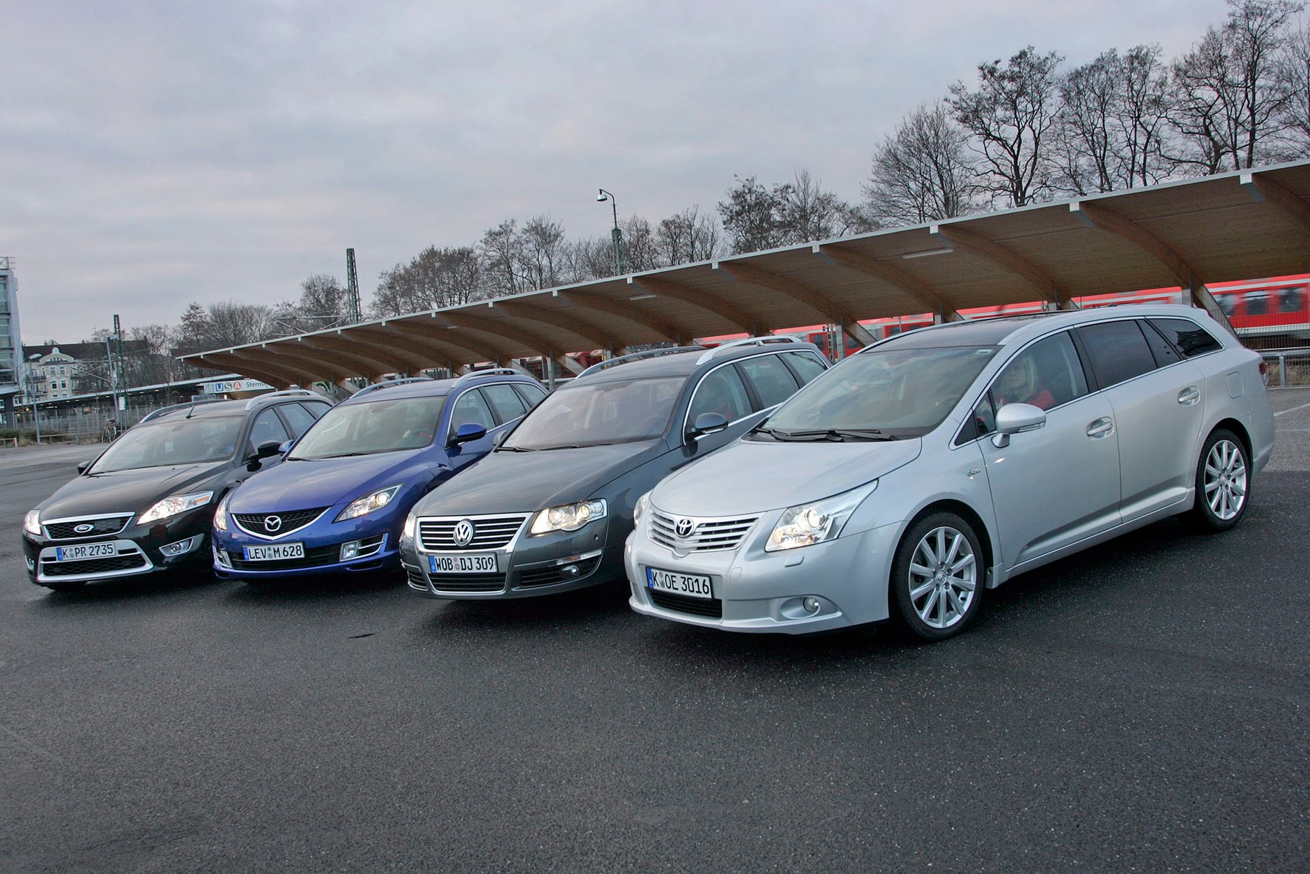 Ford Mondeo kontra Mazda 6, Volkswagen Passat i Toyota Avensis - naszym zdaniem