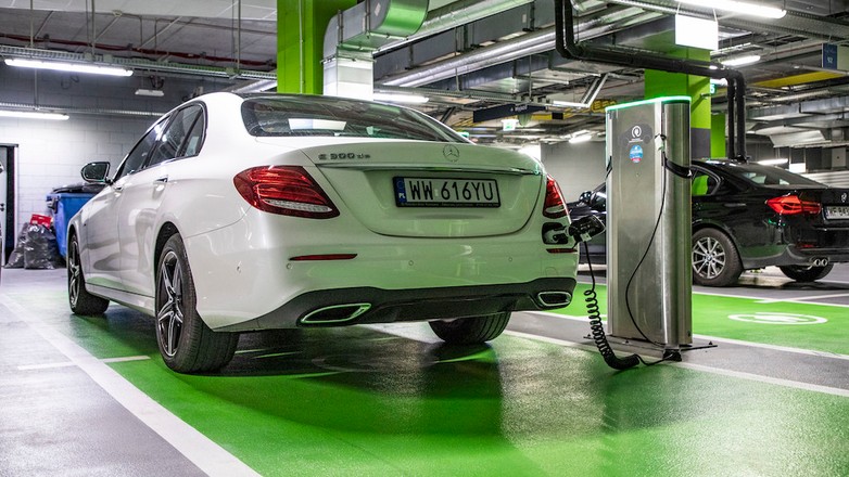 Już ponad 1000 ładowarek do aut elektrycznych