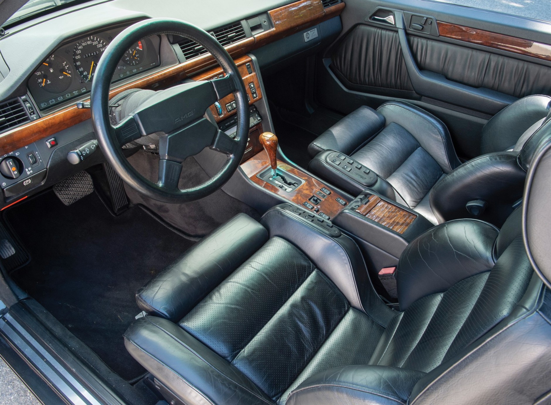 Mercedes 300 CE 6.0 AMG