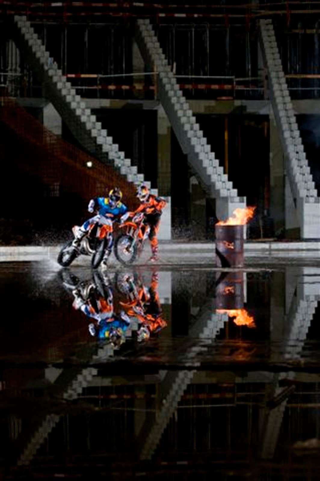 Budowa stanęła - nocne pojedynki na Stadionie Narodowym w Warszawie!