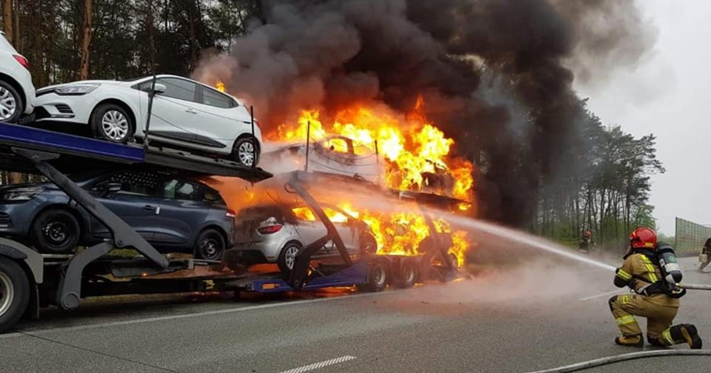 Pożar lawety z nowymi autami na S8