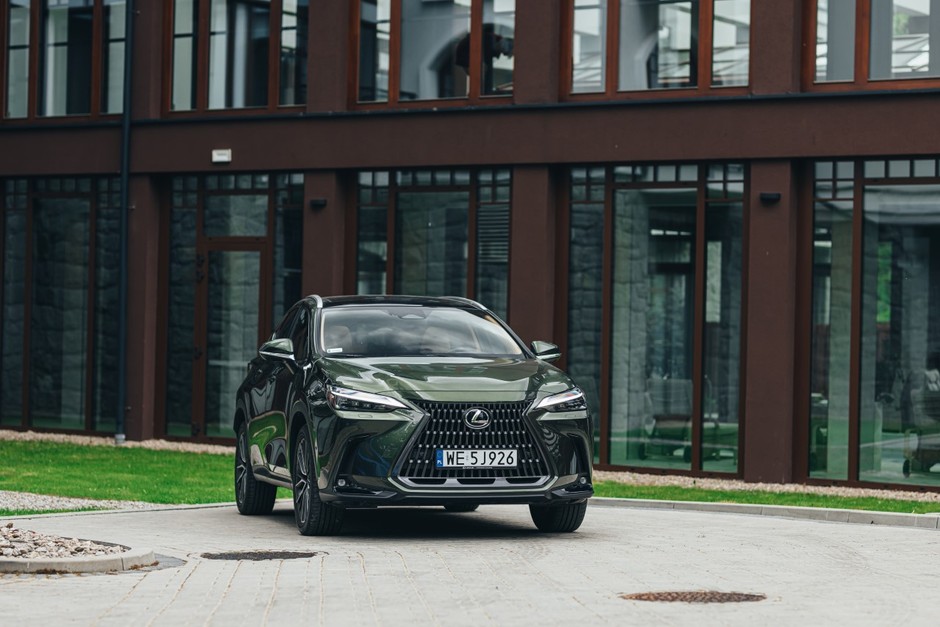 Lexus z systemem elektronicznej klamki