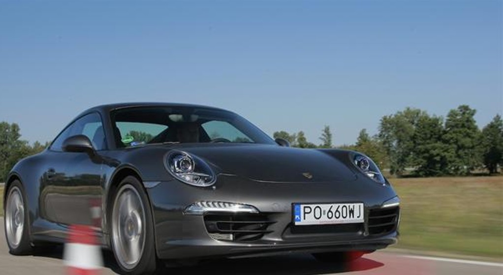 Porsche 911 Carerra 4S: Sportowiec o dwóch obliczach 