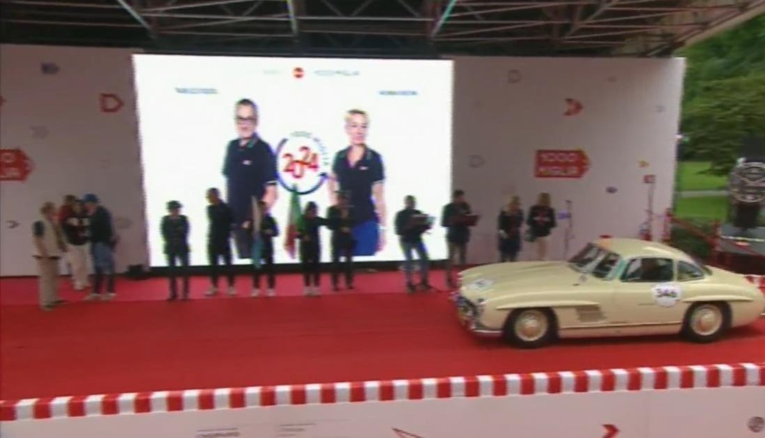 Mercedes Gullwing z polską załogą na Mille Miglia 2024