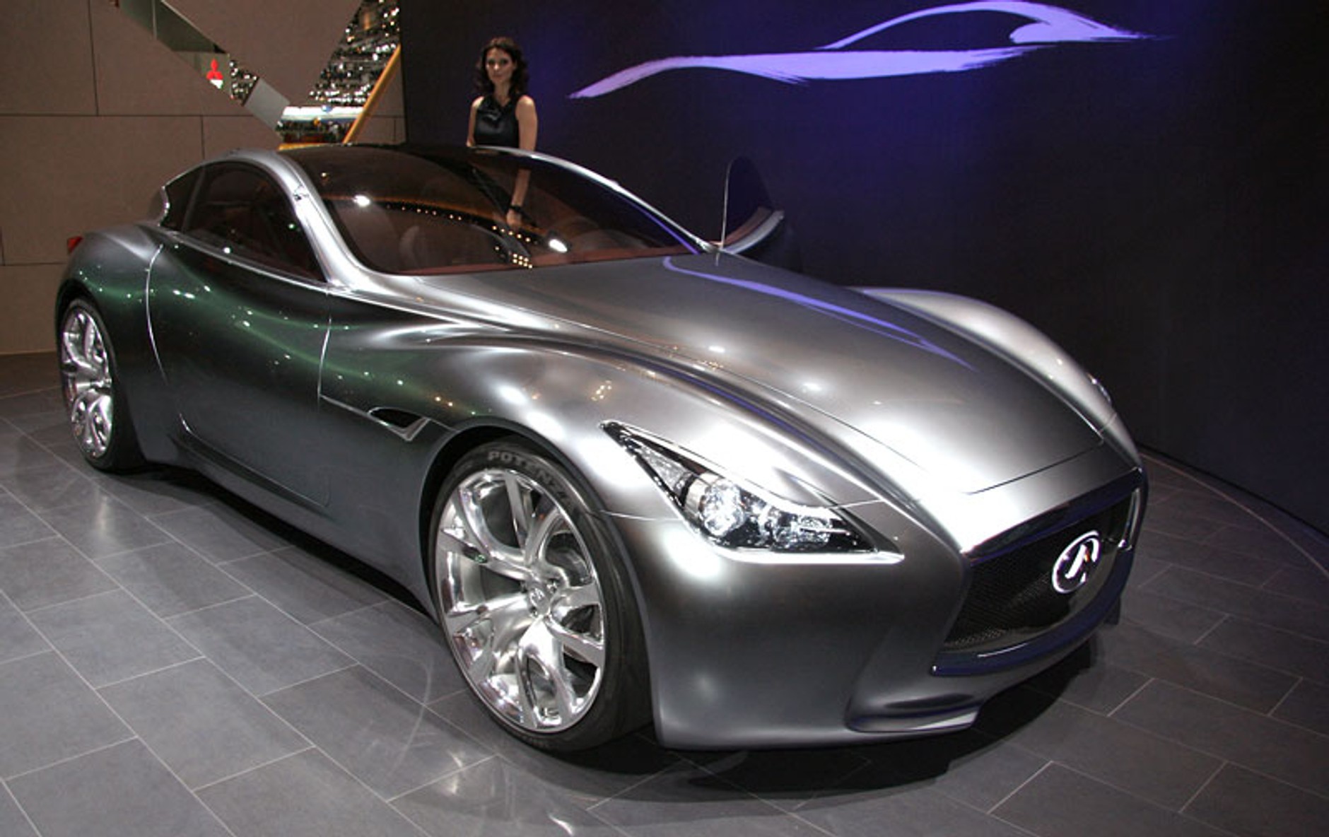 Genewa 2009: Infiniti Essence Concept (fotogaleria)