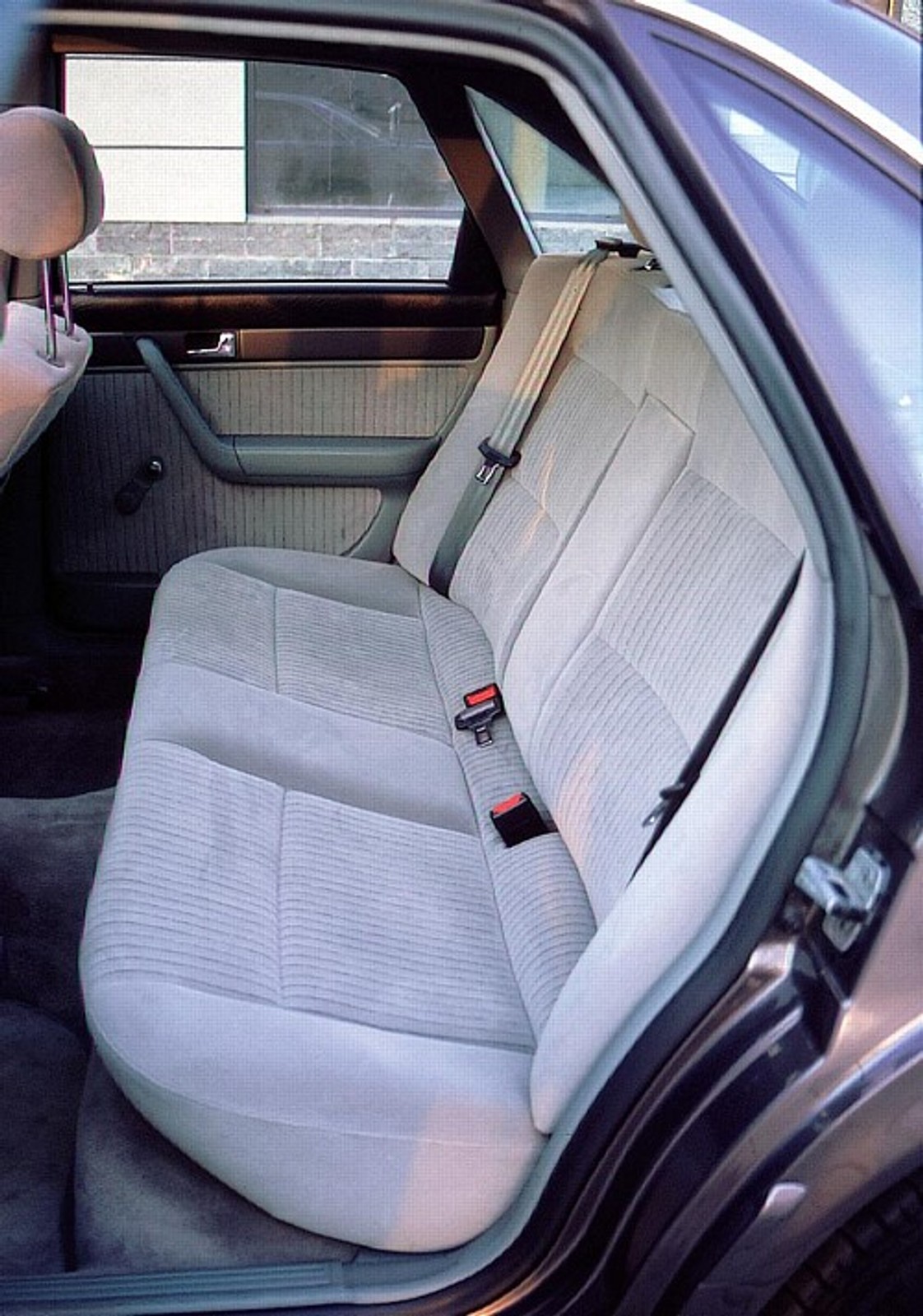 Audi A6 2.6 E - Prestiż na kołach