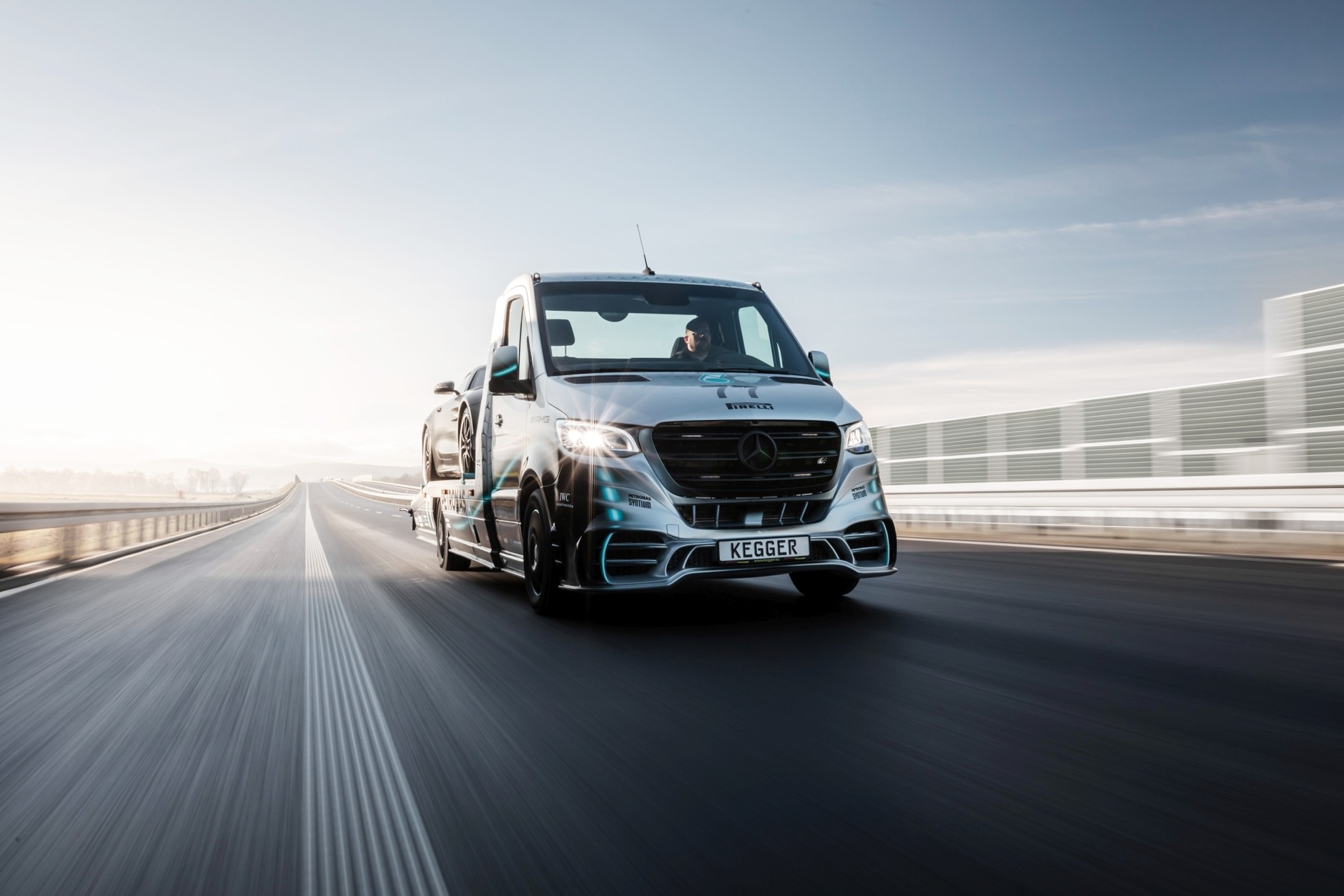 Mercedes Sprinter Petronas Edition Kegger