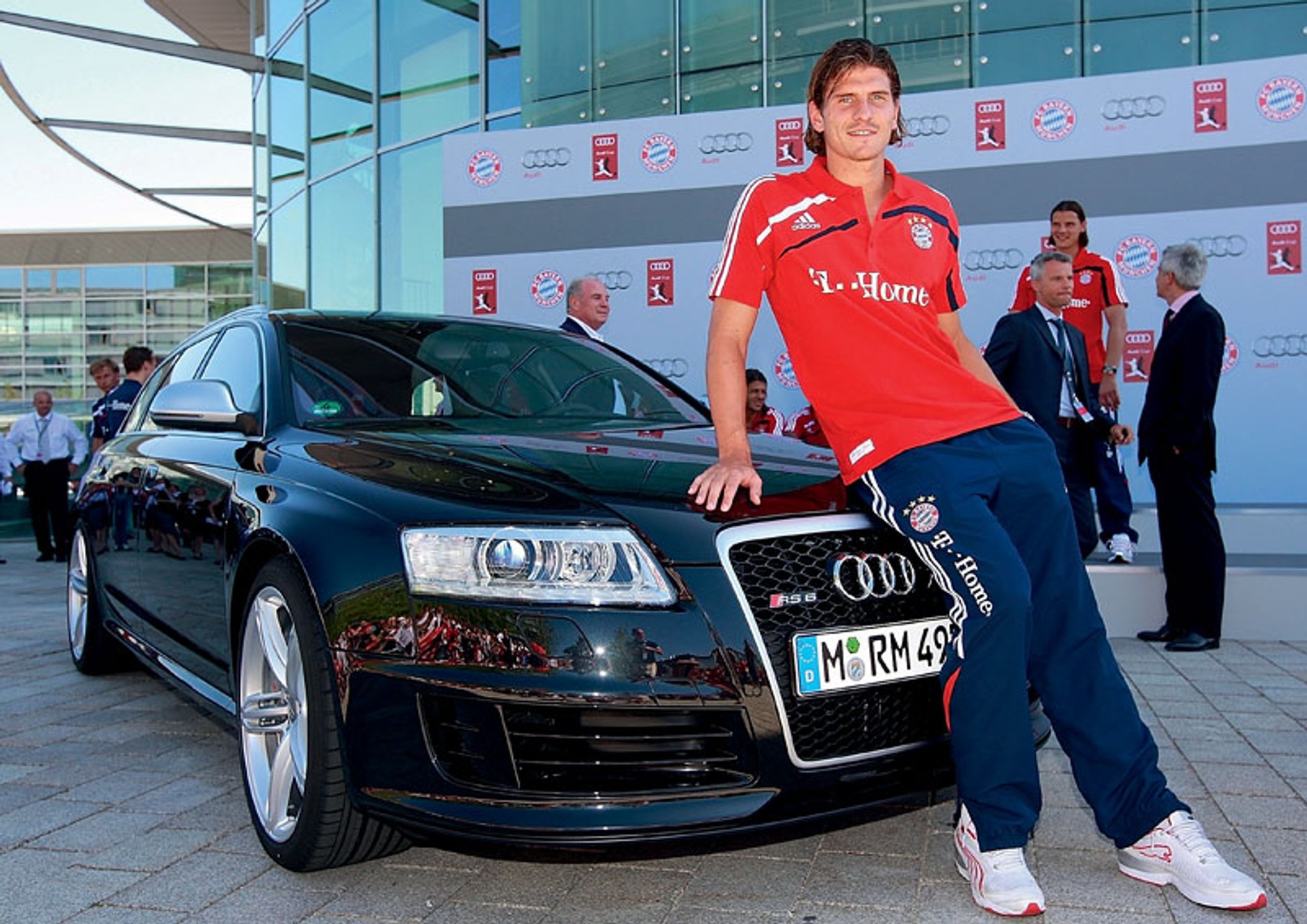 Audi koupí podíl ve fotbalovém klubu FC Bayern Mnichov