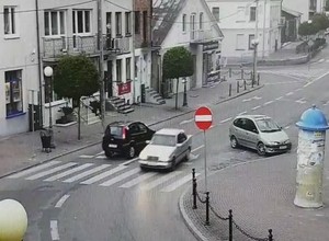 Parkujesz na wzniesieniu? Zaciągnij ręczny!