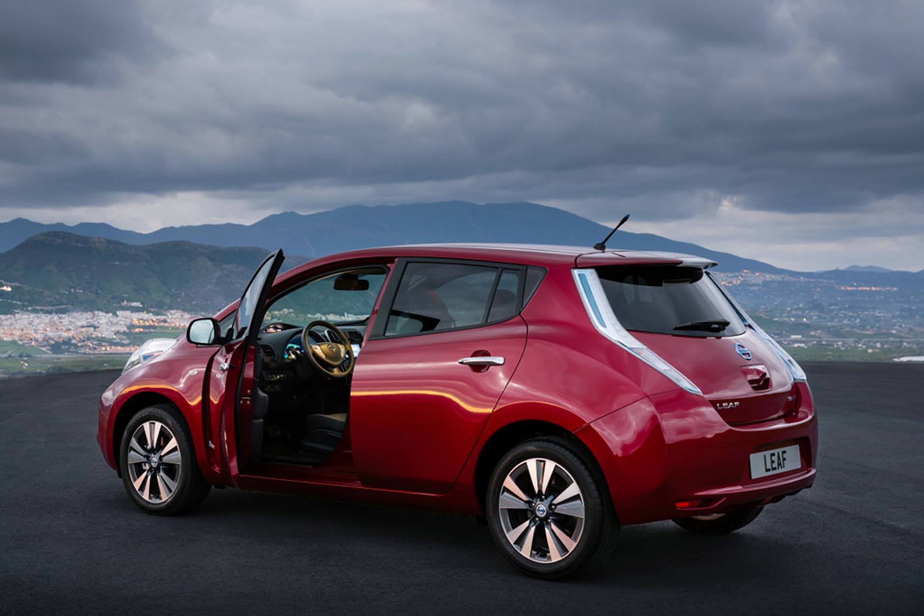 Nissan Leaf od 126 000 zł