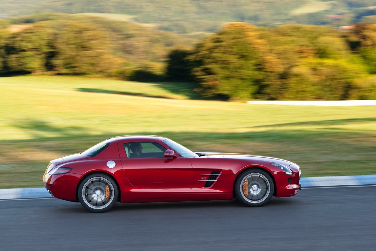 Mercedes SLS AMG Gullwing - Powrót legendy