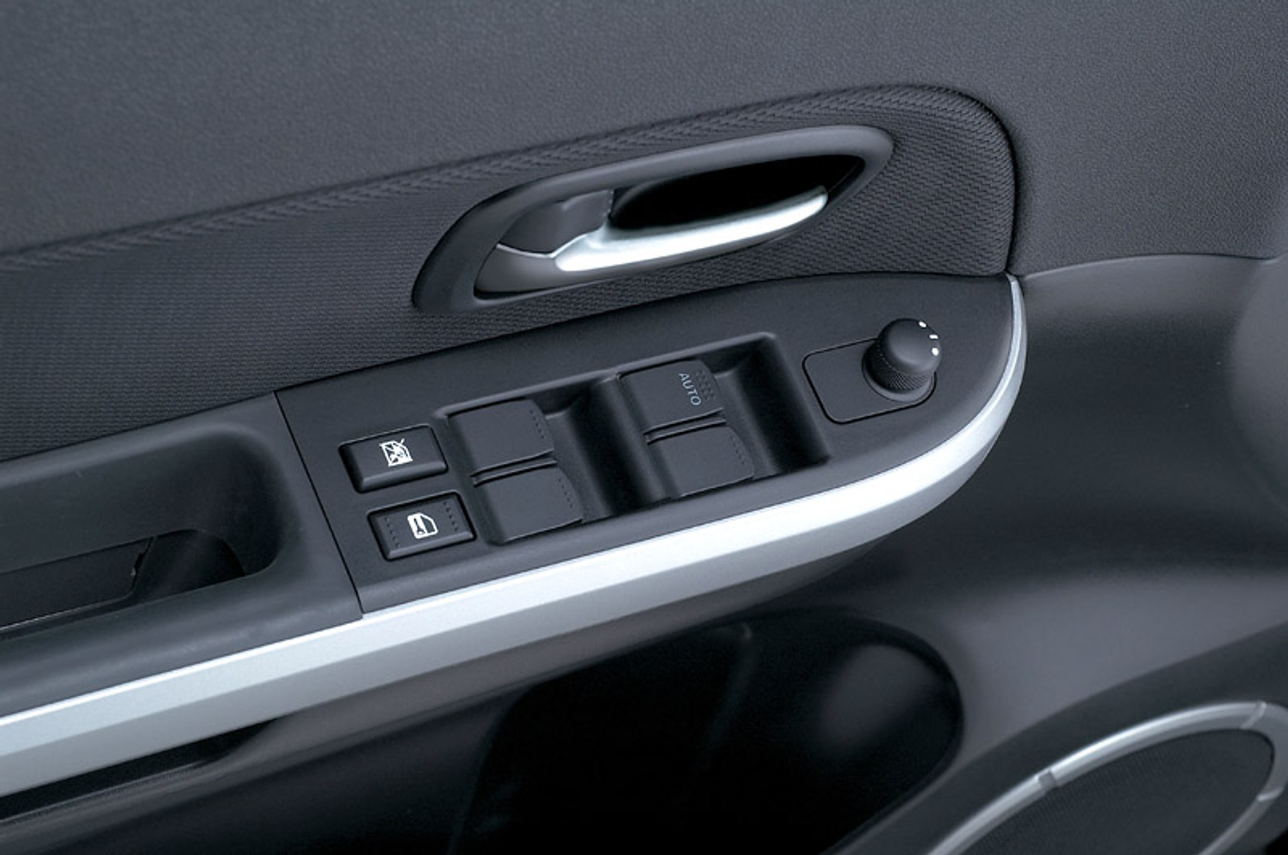 Suzuki: unowocześniona Vitara w salonach (ceny i fotogaleria)