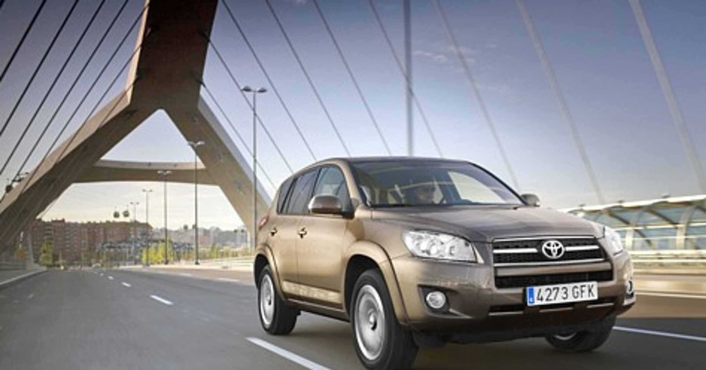 Toyota RAV4 i Land Cruiser - Taniej dla firm