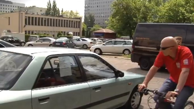 Rower kontra samochód -- Czy dwa kółka są lepsze od czterech?