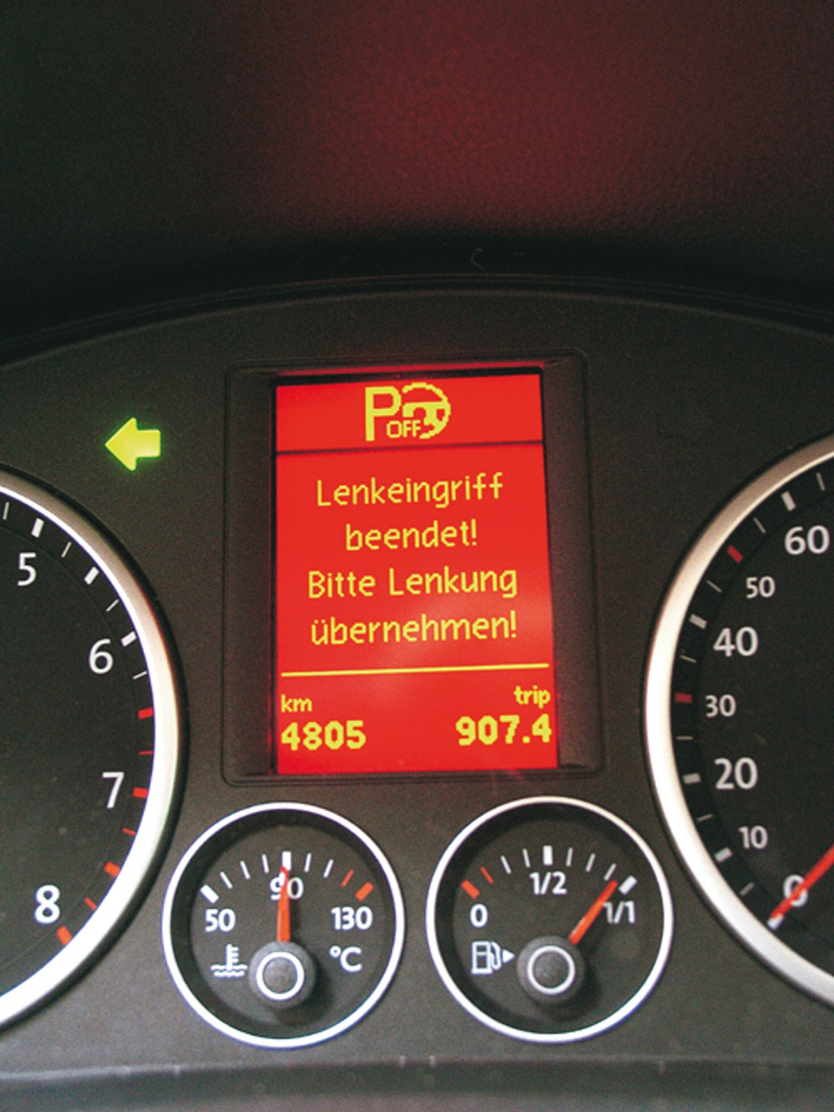 Czy warto wyposażyć auto w asystenta parkowania?