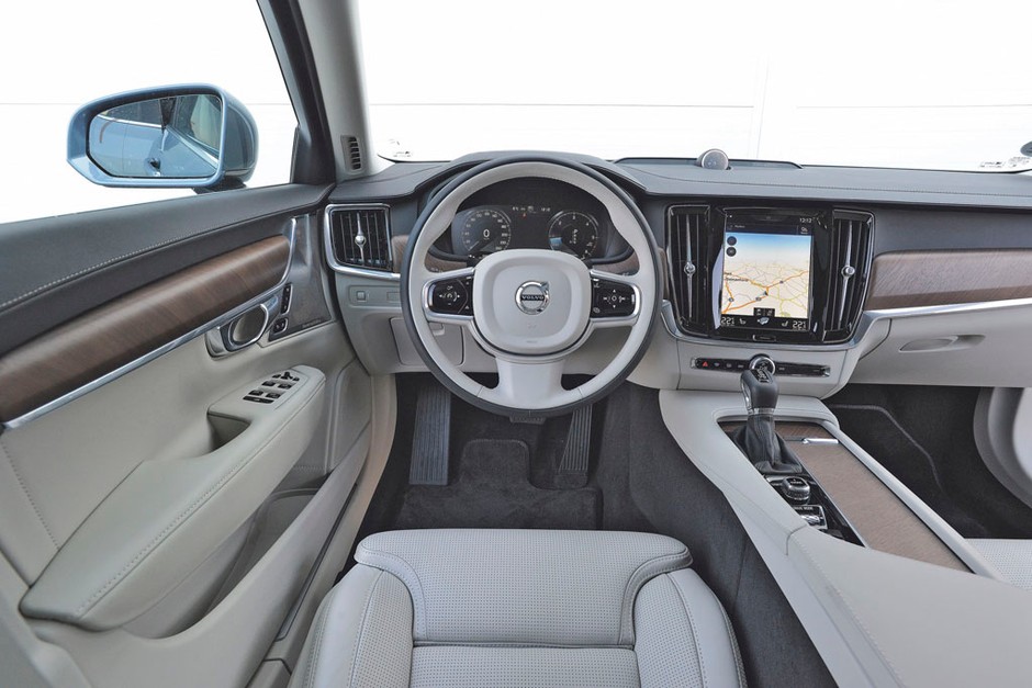 Volvo S90 D4