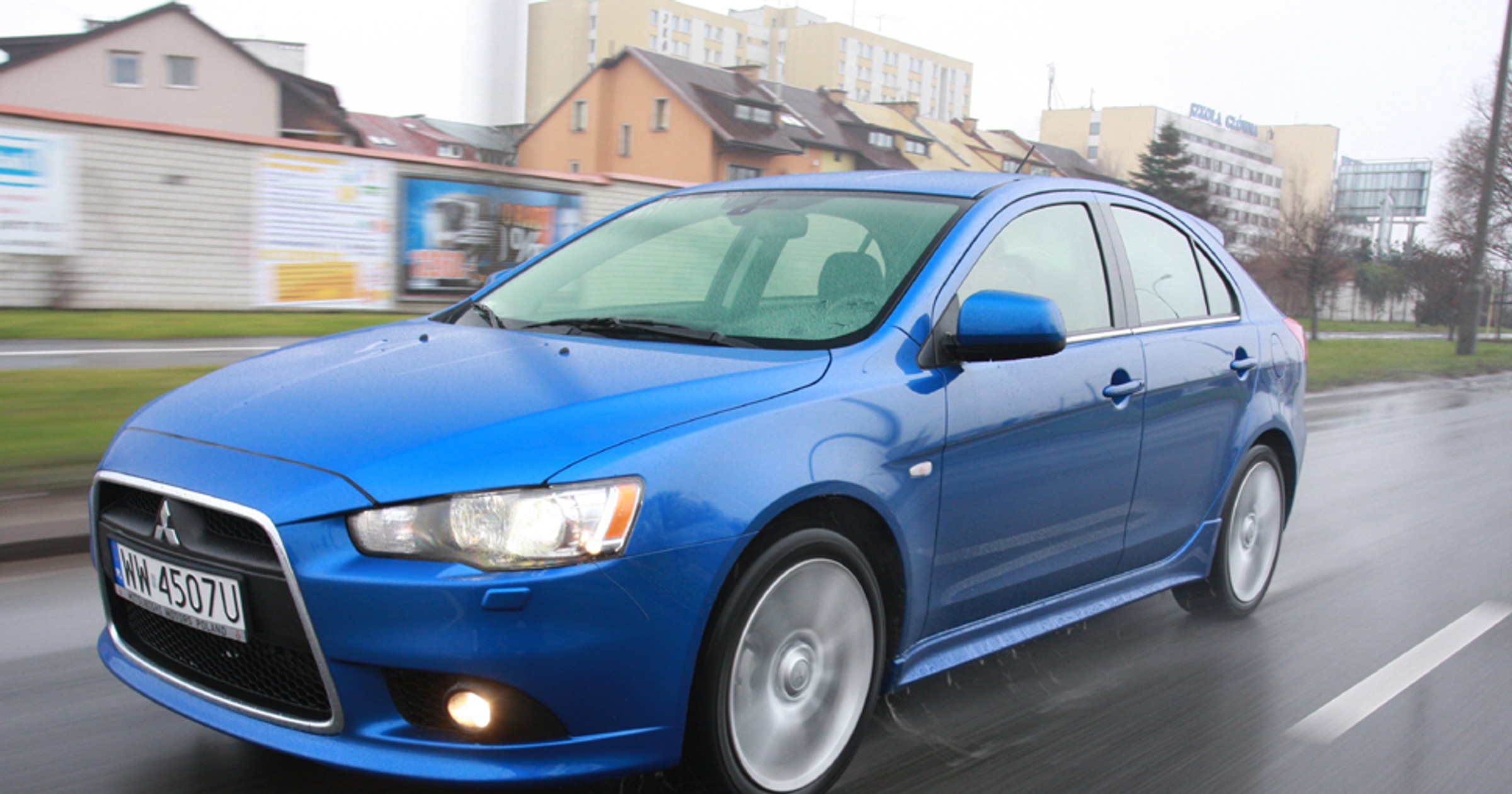 Mitsubishi Lancer 1.8 Sportback: Uwodzi agresywną stylistyką