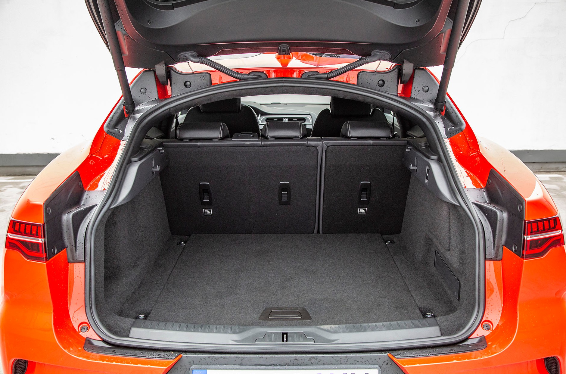 Jaguar i-Pace - czy jest lepszy od Tesli?