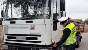 Ciężarówką w takim stanie wiózł deski. Nie uwierzysz, jaki dostał mandat