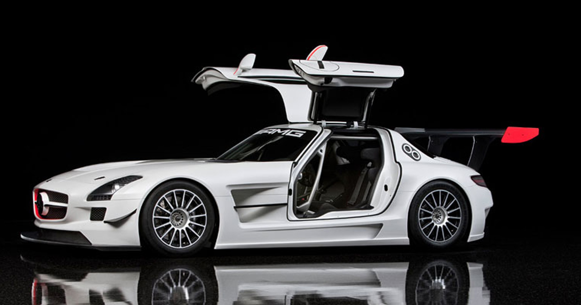 Mercedes SLS AMG GT3 - Gullwing powraca na tory