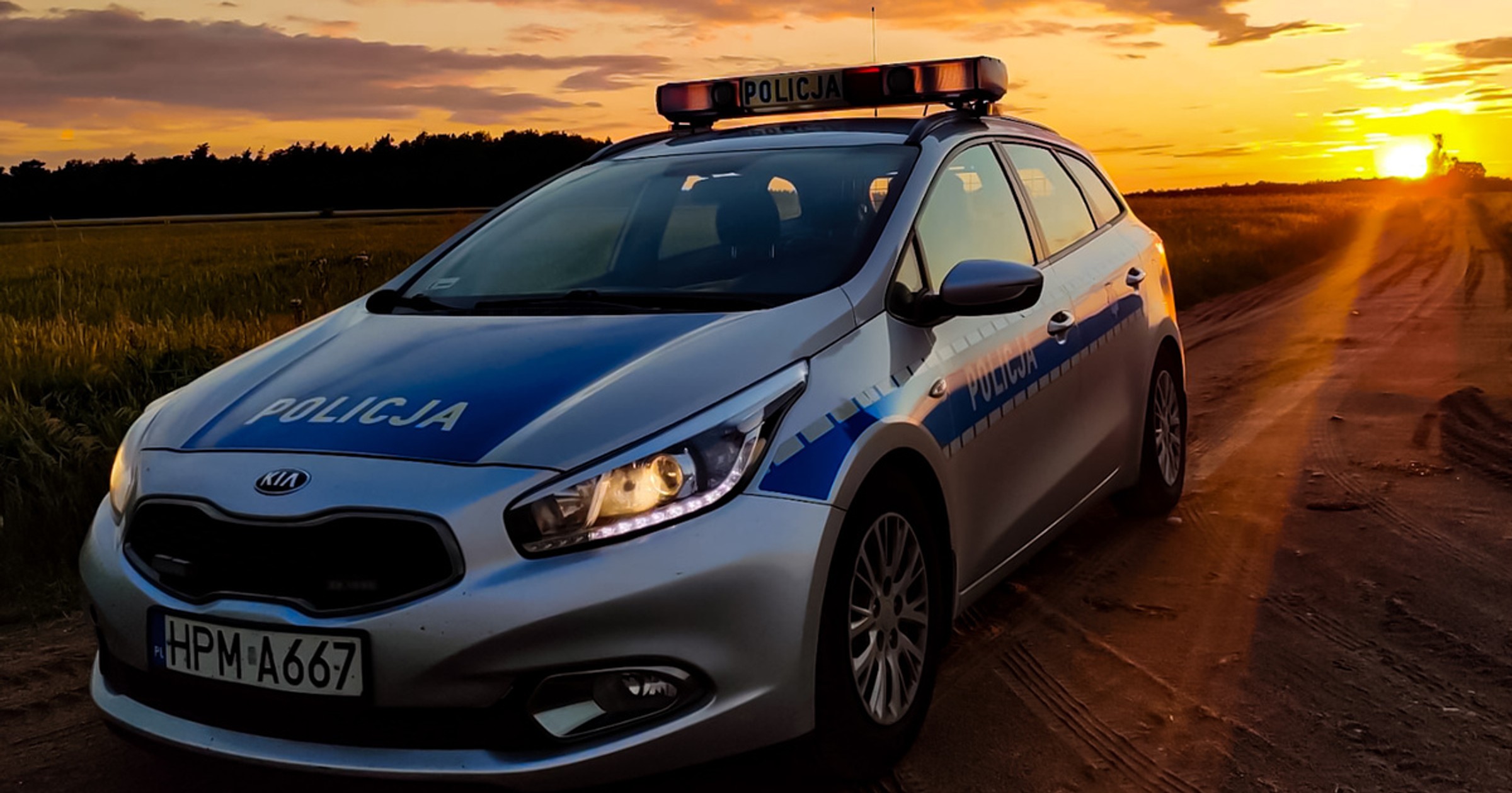 Prowadził auto na awaryjnych. Wydmuchał 4 promile