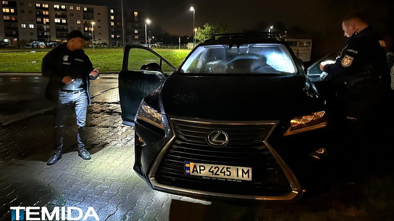 Lexus RX300 z Ukrainy odzyskany przez detektywa i policję