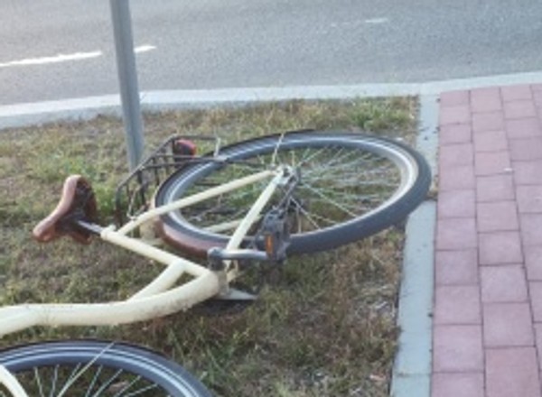 Kierowca volkswagena potrącił rowerzystkę. Na ścieżce dla rowerów