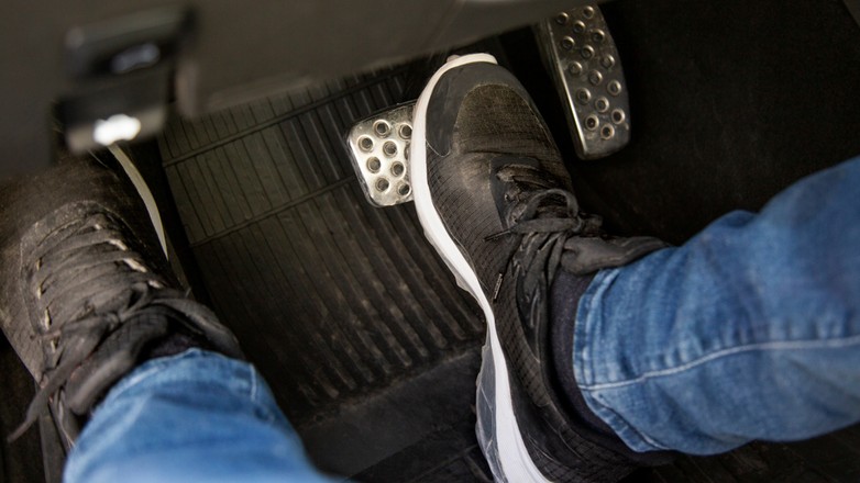 Jazda na półsprzęgle może być bardzo kosztowna