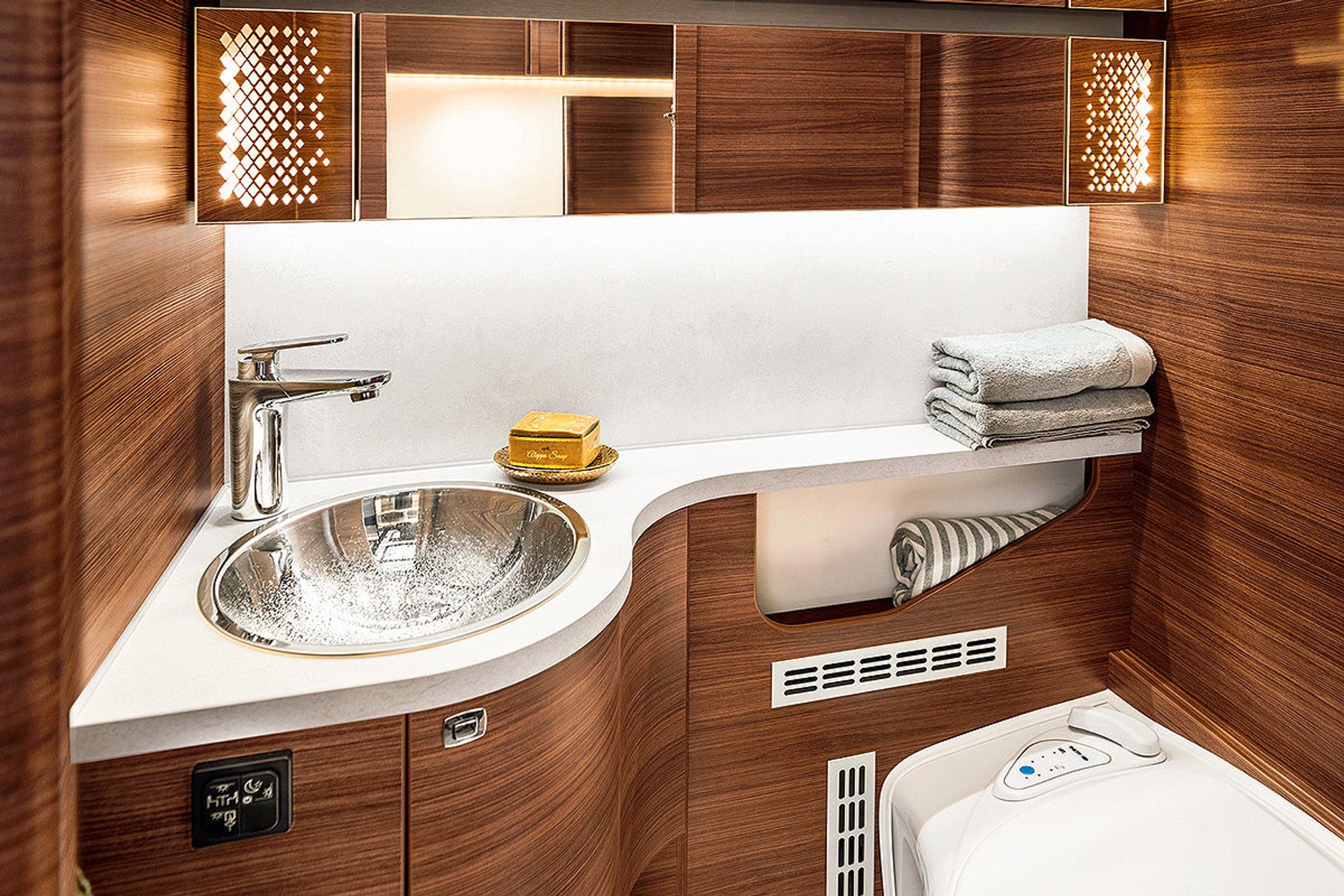 Nowe przyczepy z targów caravaningowych w Stuttgarcie