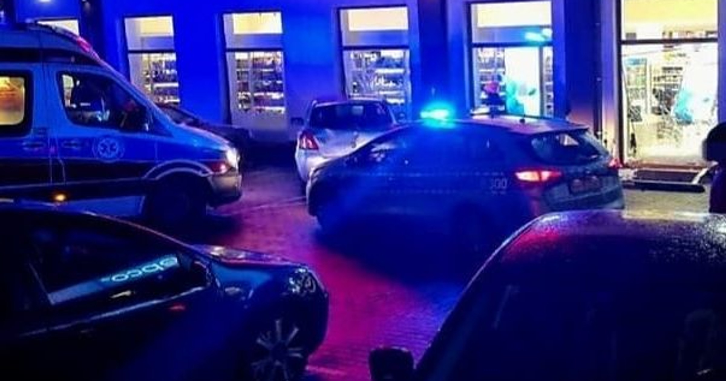 Zdarzenie drogowe w Strzelinie: Kierowca audi uderzył w 17-latkę i 5-latkę