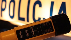 Przyjechał autem na komisariat. Policjanci natychmiast nabrali podejrzeń