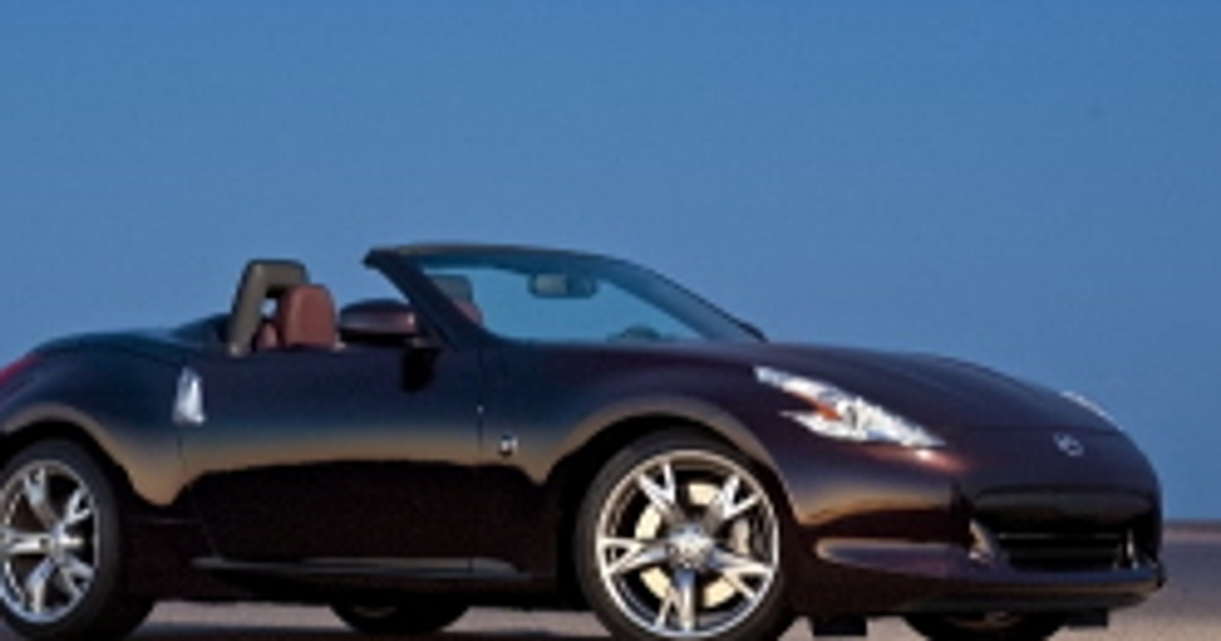 Nowy Jork 2009: Nissan zaprezentował model 370Z Roadster