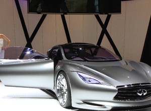 Infiniti Emerg-E: konkurent Hondy NSX